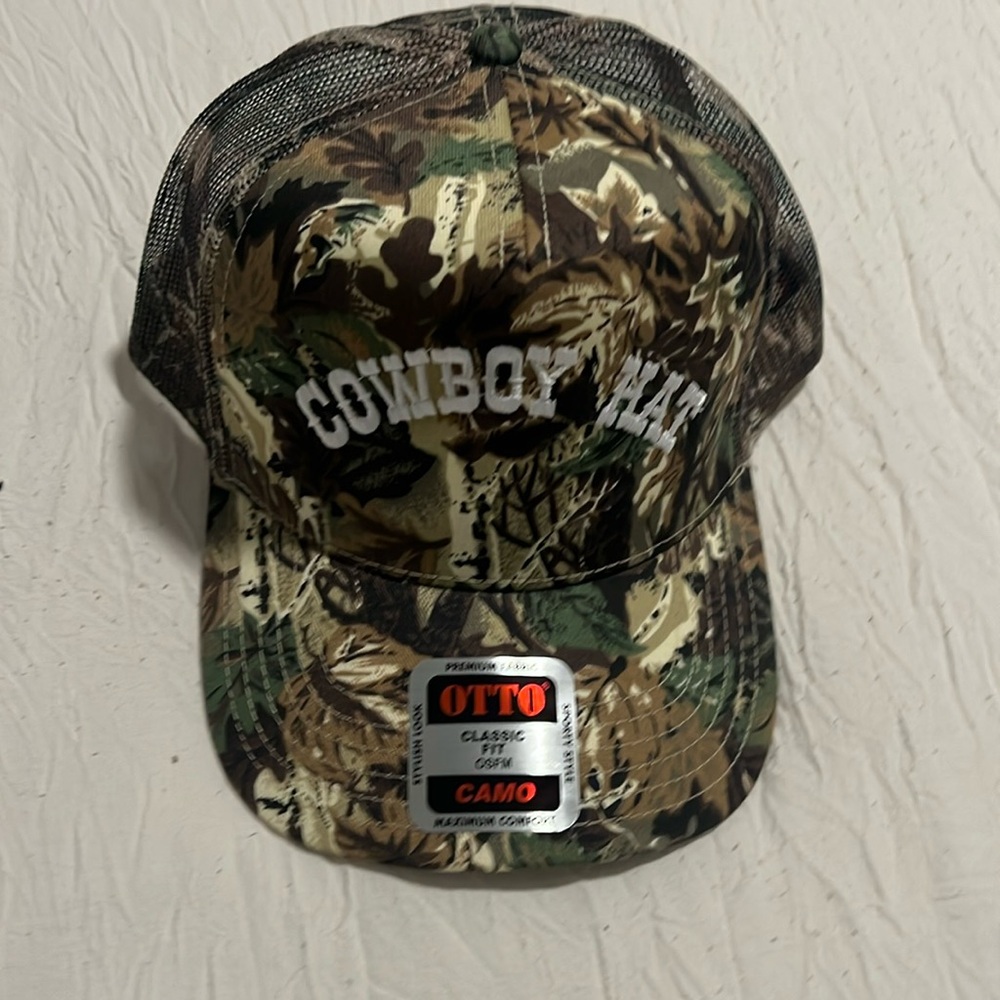 Snap back camo hat